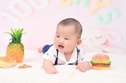 洛阳宝宝在妈妈肚子里